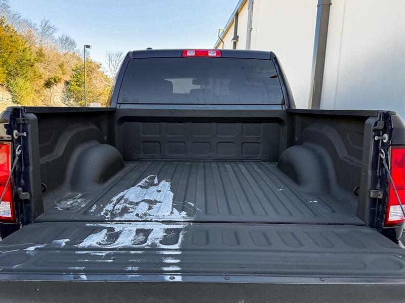 RAM 1500 Express 4x4 Crew Cab 5'7" Box 2015