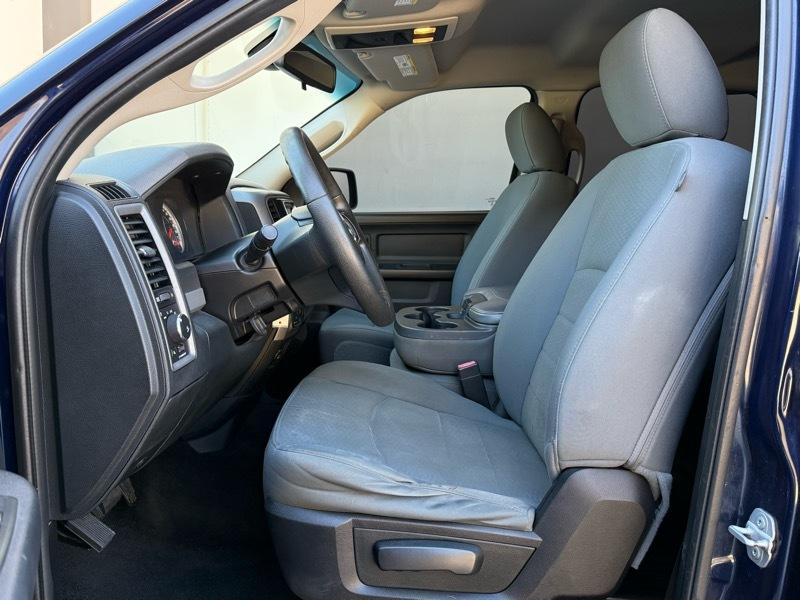 RAM 1500 Express 4x4 Crew Cab 5'7" Box 2015