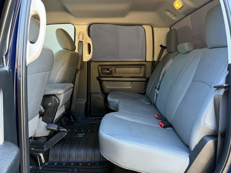 RAM 1500 Express 4x4 Crew Cab 5'7" Box 2015