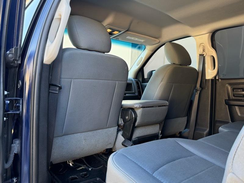 RAM 1500 Express 4x4 Crew Cab 5'7" Box 2015