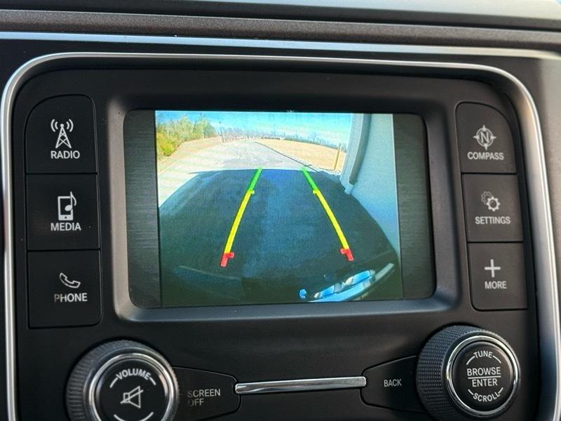 RAM 1500 Express 4x4 Crew Cab 5'7" Box 2015