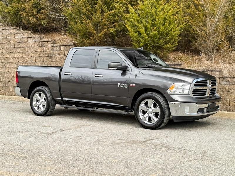 RAM 1500 SLT Crew Cab 2WD 2016