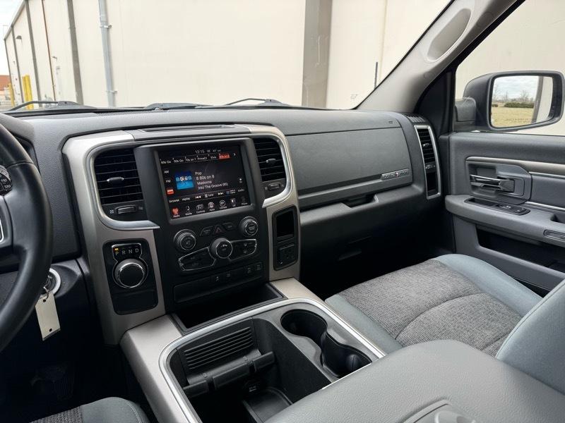 RAM 1500 SLT Crew Cab 2WD 2016