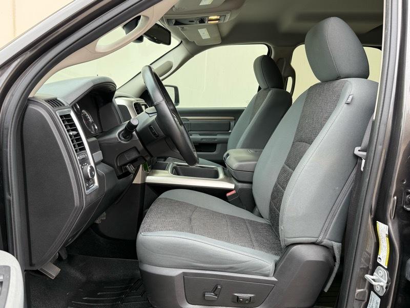 RAM 1500 SLT Crew Cab 2WD 2016