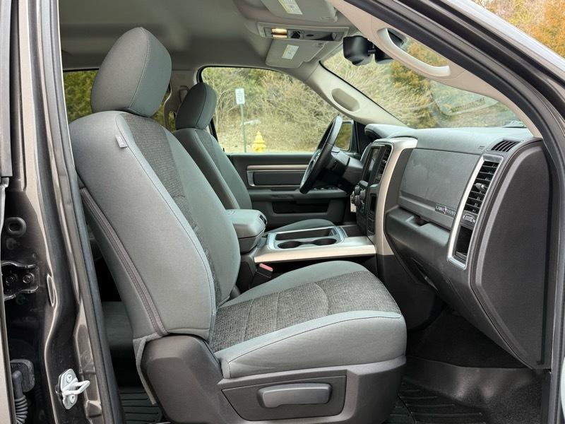 RAM 1500 SLT Crew Cab 2WD 2016