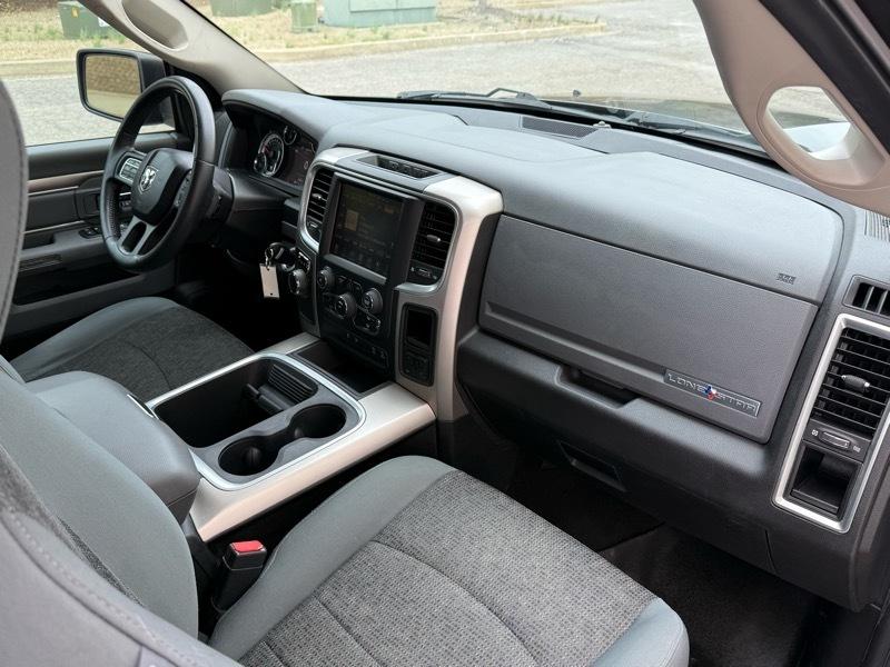 RAM 1500 SLT Crew Cab 2WD 2016