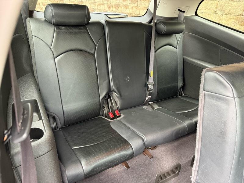 Chevrolet Traverse LT FWD 2012