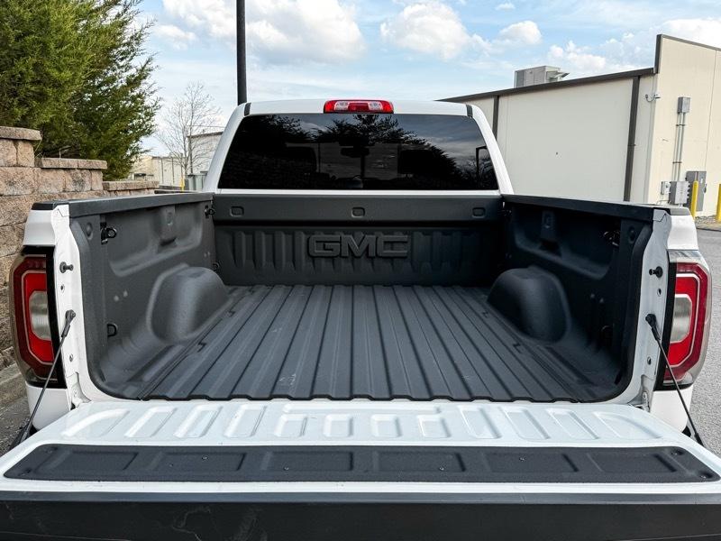 GMC Sierra 1500 SLT Crew Cab 4WD SWB 2018