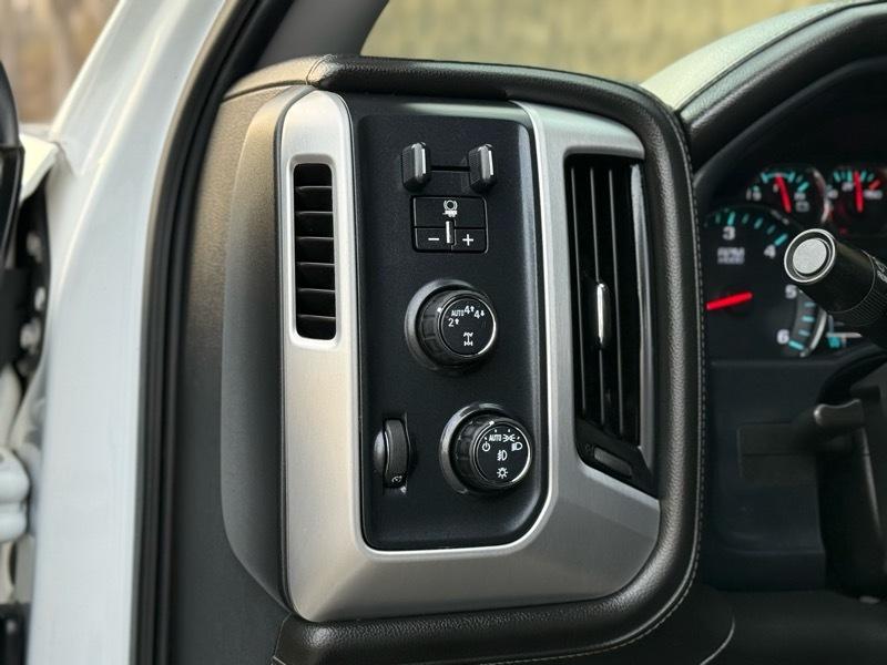 GMC Sierra 1500 SLT Crew Cab 4WD SWB 2018