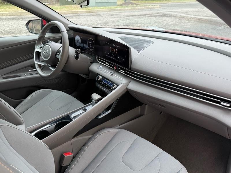 Hyundai Elantra SEL 2023