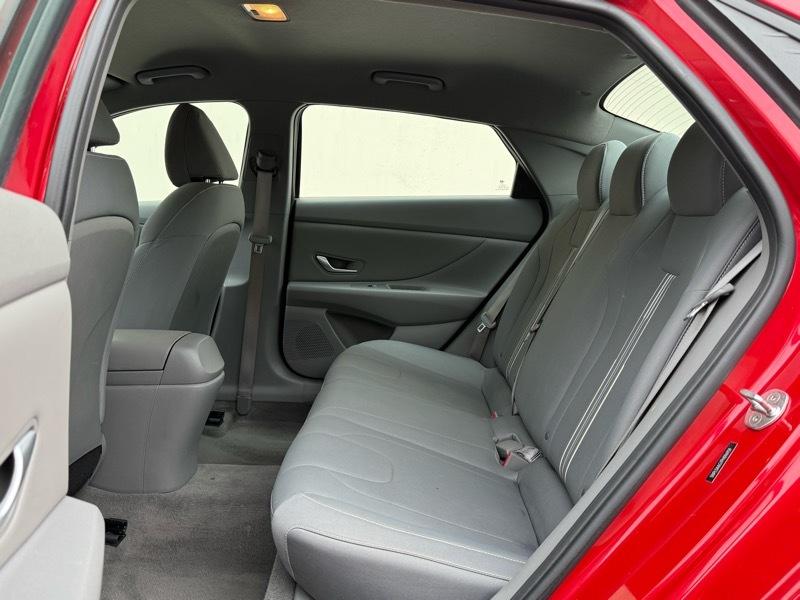 Hyundai Elantra SEL 2023