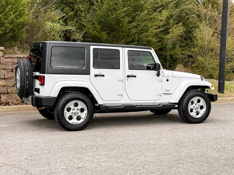 Jeep Wrangler Unlimited Sahara 4WD 2014