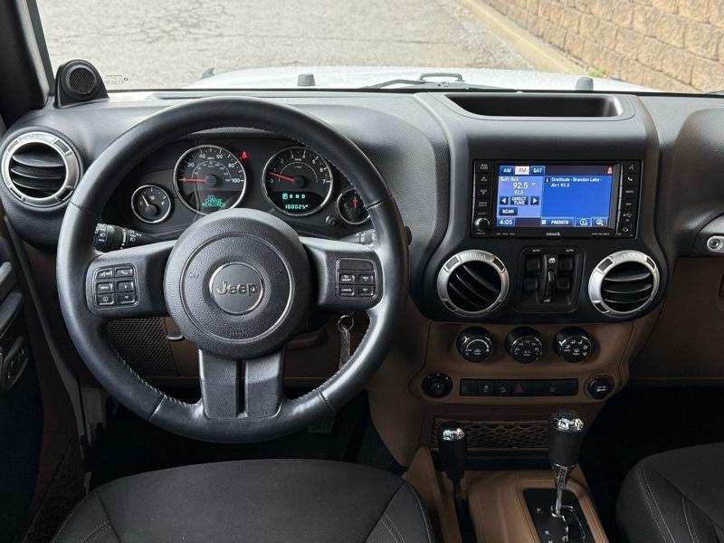 Jeep Wrangler Unlimited Sahara 4WD 2014