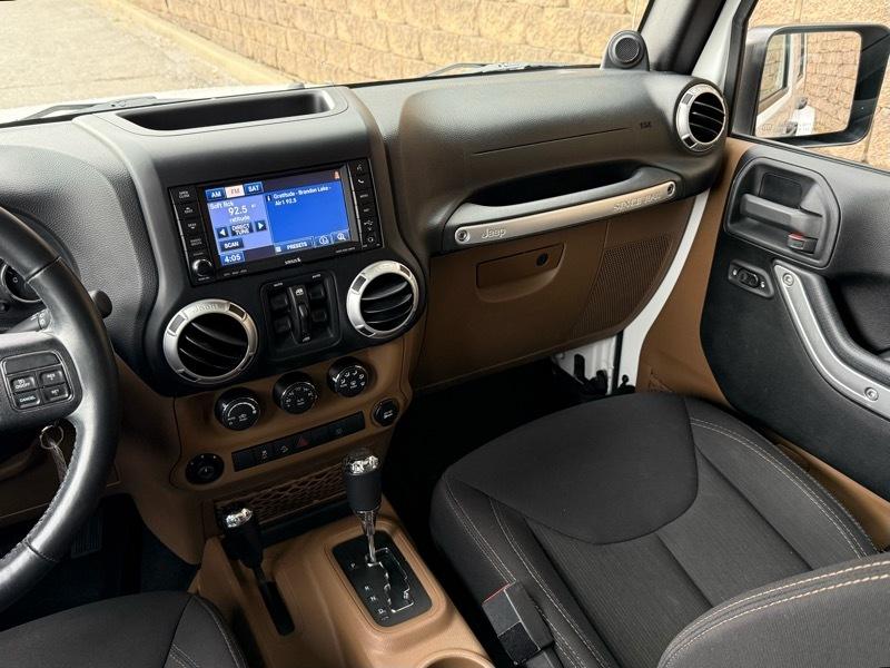 Jeep Wrangler Unlimited Sahara 4WD 2014