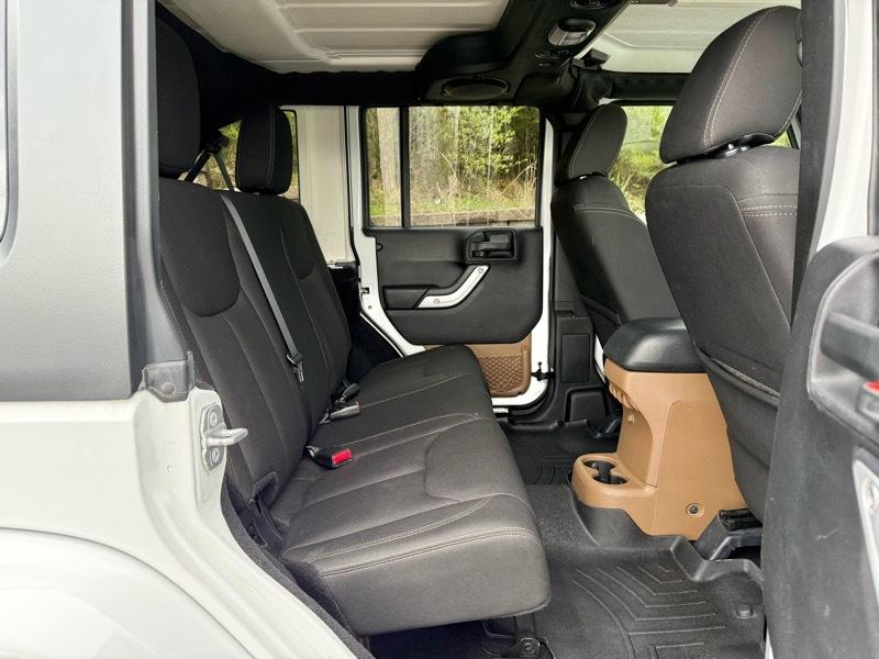 Jeep Wrangler Unlimited Sahara 4WD 2014