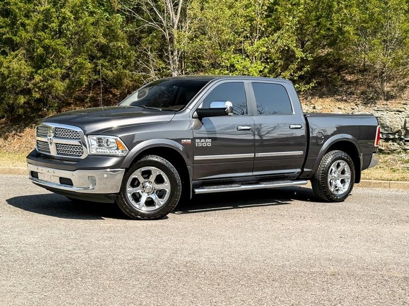 RAM 1500 Laramie Crew Cab SWB 4WD 2016
