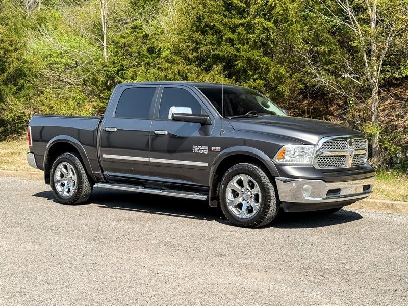 RAM 1500 Laramie Crew Cab SWB 4WD 2016
