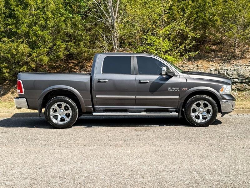 RAM 1500 Laramie Crew Cab SWB 4WD 2016