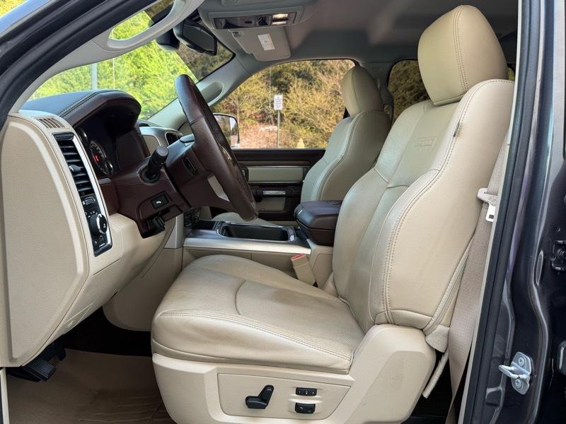 RAM 1500 Laramie Crew Cab SWB 4WD 2016