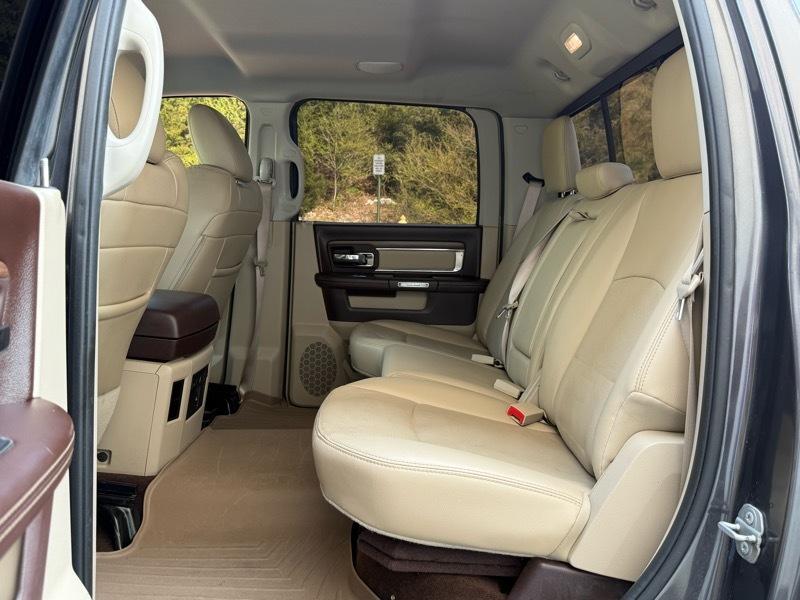 RAM 1500 Laramie Crew Cab SWB 4WD 2016