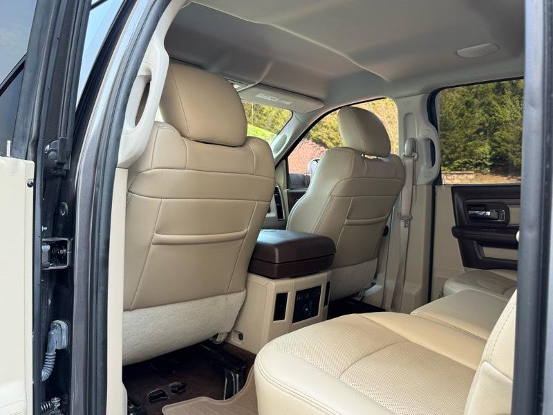 RAM 1500 Laramie Crew Cab SWB 4WD 2016