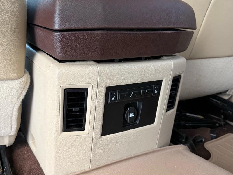 RAM 1500 Laramie Crew Cab SWB 4WD 2016