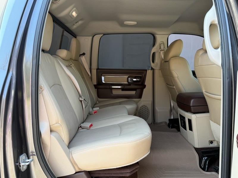 RAM 1500 Laramie Crew Cab SWB 4WD 2016