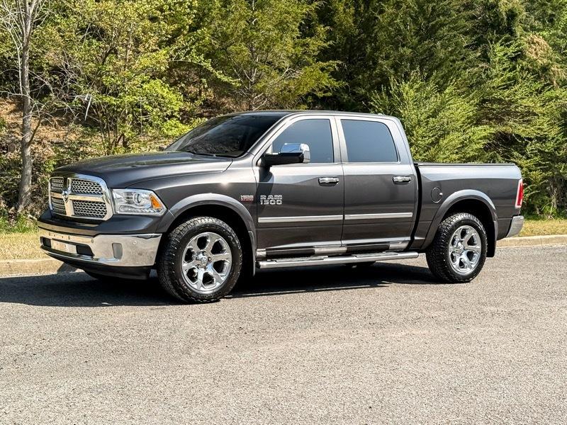 2016 RAM 1500 Laramie Crew Cab SWB 4WD