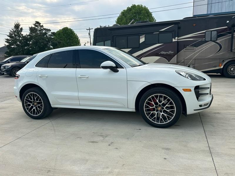 Porsche Macan Turbo AWD 2016