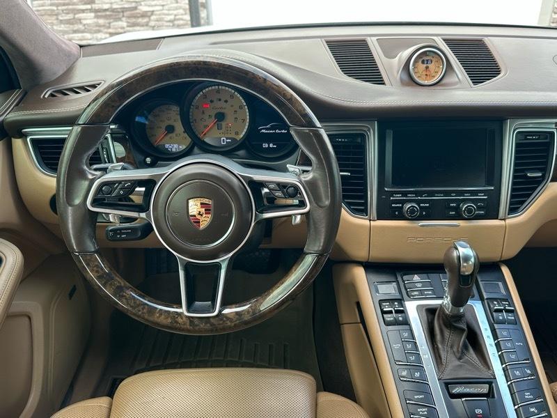 Porsche Macan Turbo AWD 2016