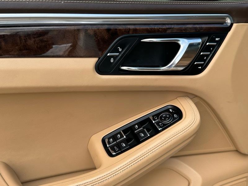 Porsche Macan Turbo AWD 2016