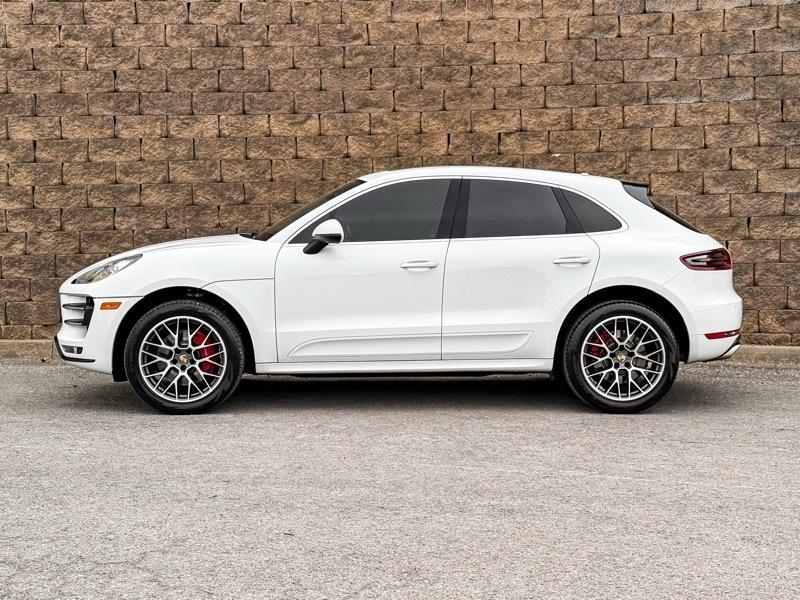 Porsche Macan Turbo AWD 2016