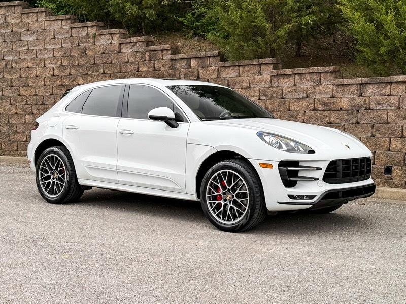 Porsche Macan Turbo AWD 2016