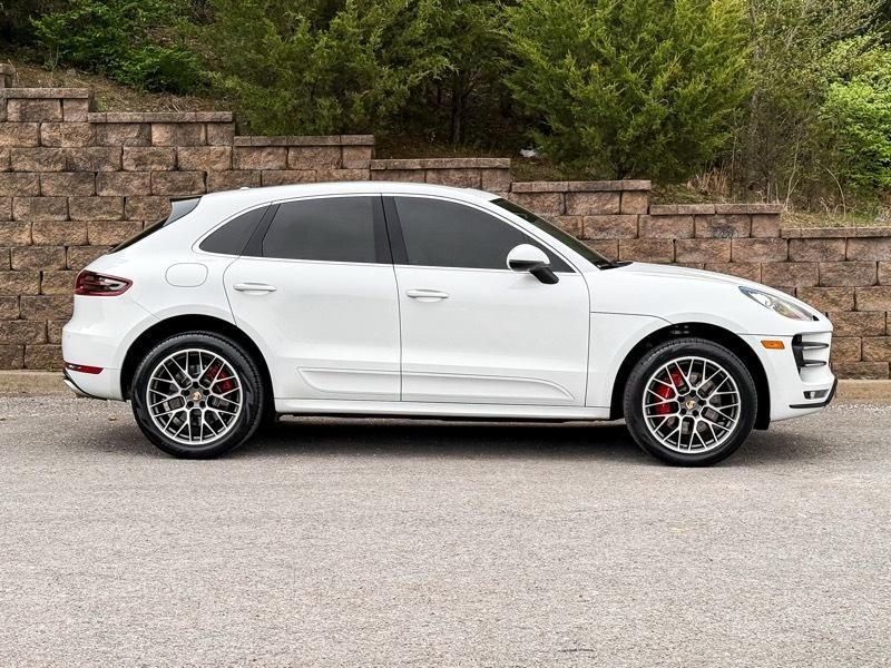 Porsche Macan Turbo AWD 2016