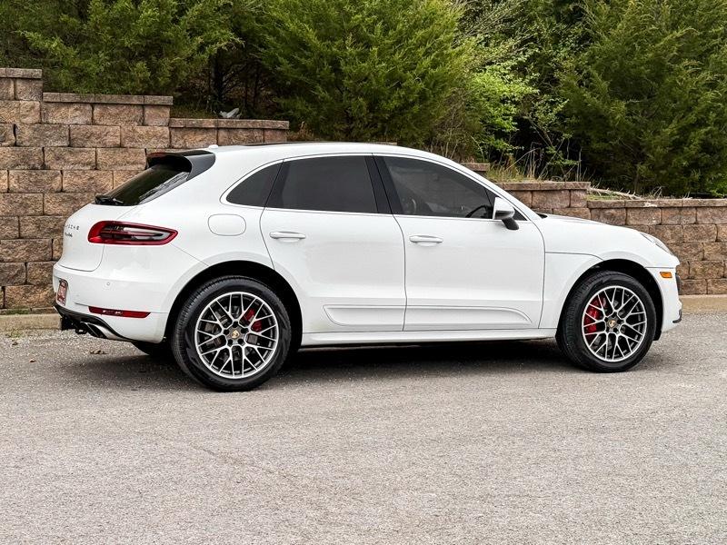 Porsche Macan Turbo AWD 2016