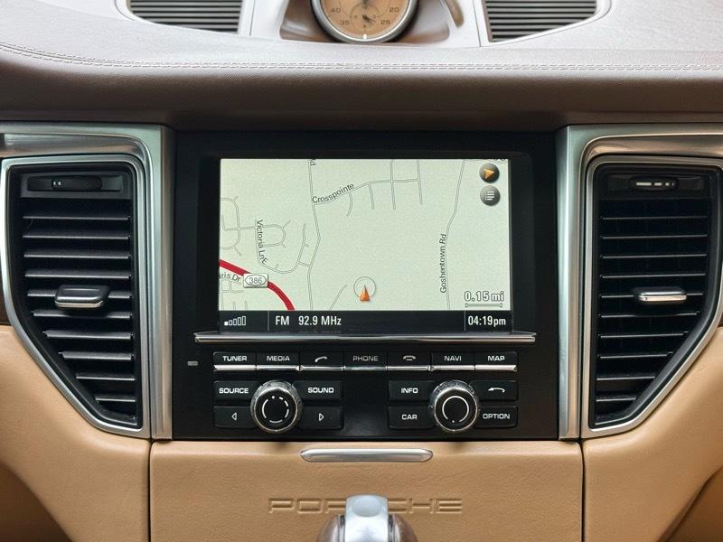 Porsche Macan Turbo AWD 2016