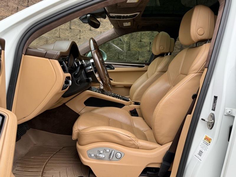 Porsche Macan Turbo AWD 2016