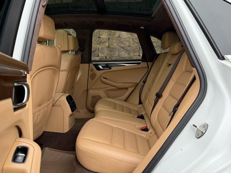 Porsche Macan Turbo AWD 2016