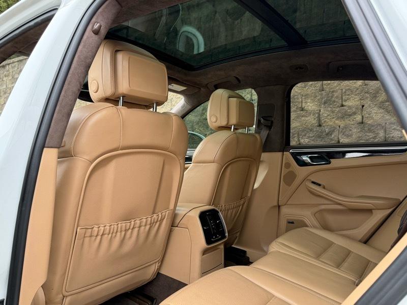 Porsche Macan Turbo AWD 2016