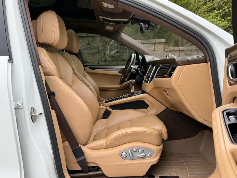 Porsche Macan Turbo AWD 2016