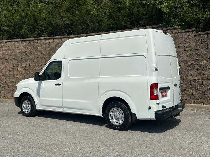 Nissan NV Cargo 2500 HD SV V8 High Roof 2017