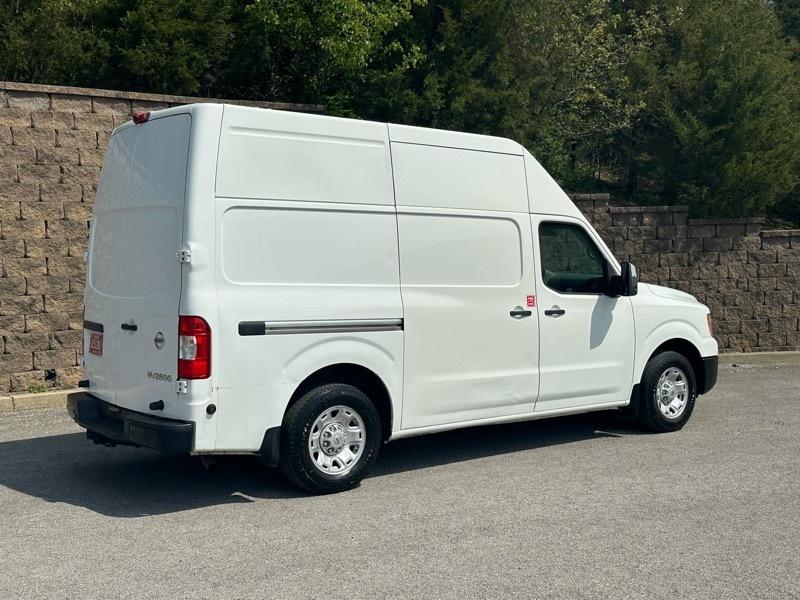 Nissan NV Cargo 2500 HD SV V8 High Roof 2017