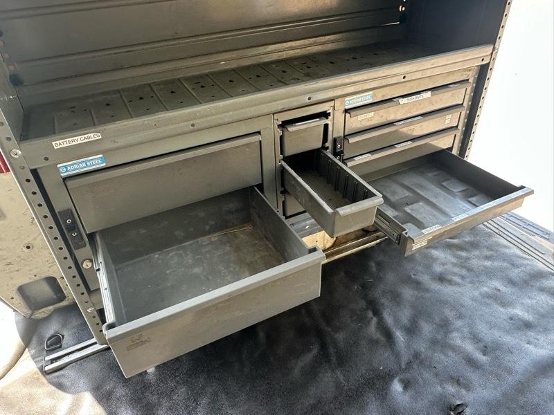 Nissan NV Cargo 2500 HD SV V8 High Roof 2017