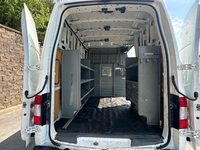 Nissan NV Cargo 2500 HD SV V8 High Roof 2017