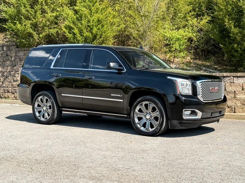 GMC Yukon Denali 4WD 2015