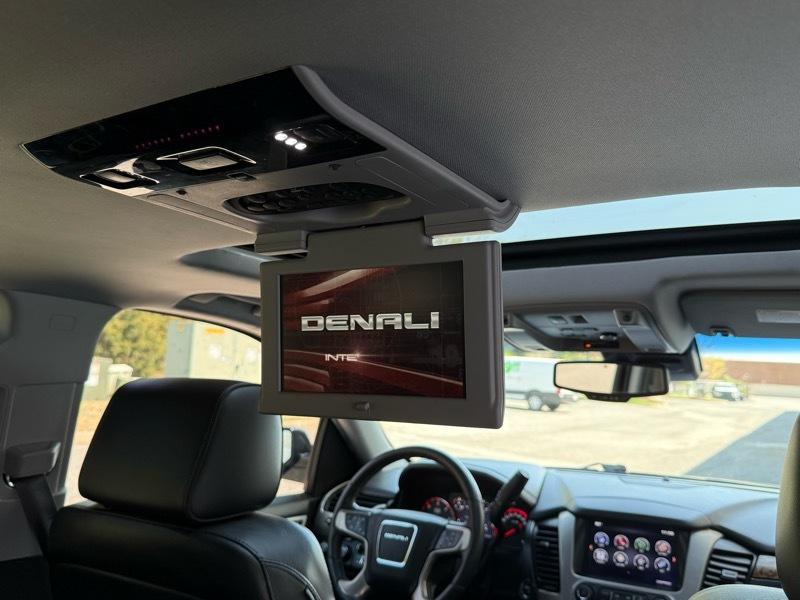 GMC Yukon Denali 4WD 2015