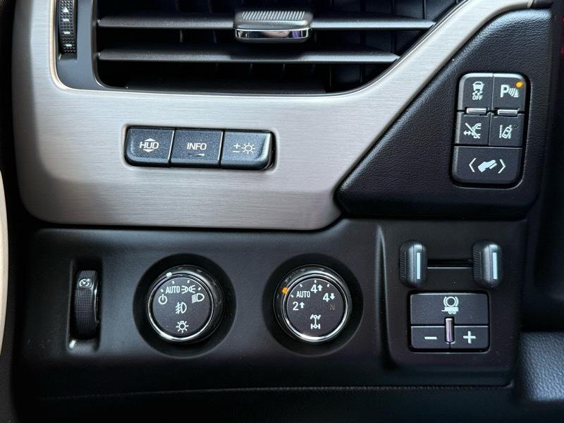 GMC Yukon Denali 4WD 2015