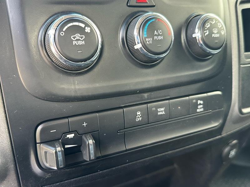 RAM 2500 Tradesman Crew Cab LWB 4WD 2016