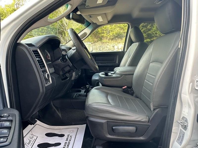 RAM 2500 Tradesman Crew Cab LWB 4WD 2016