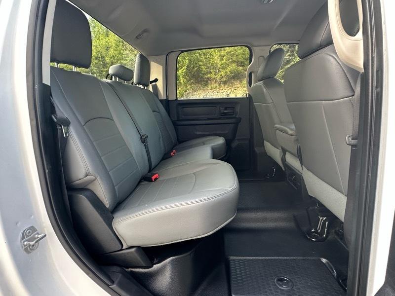 RAM 2500 Tradesman Crew Cab LWB 4WD 2016